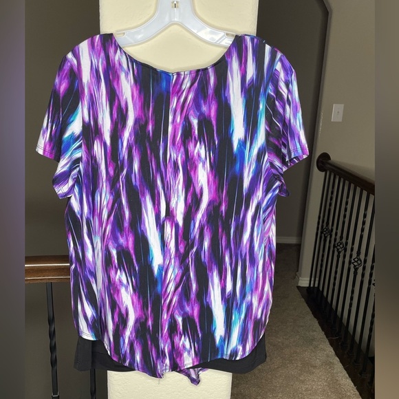 Abstract Geometric Design Blouse - Picture 2 of 7